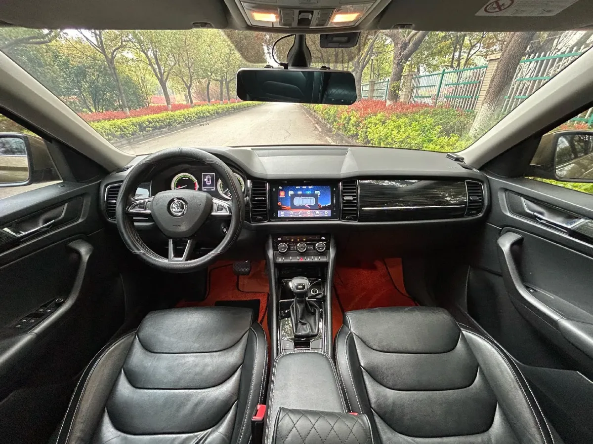 2018 Skoda Kodiak 1.8T 180HP L4 7DCT,autocango,china used car exporter,china ev exporter,chinese used car exporter,chinese used ev exporter