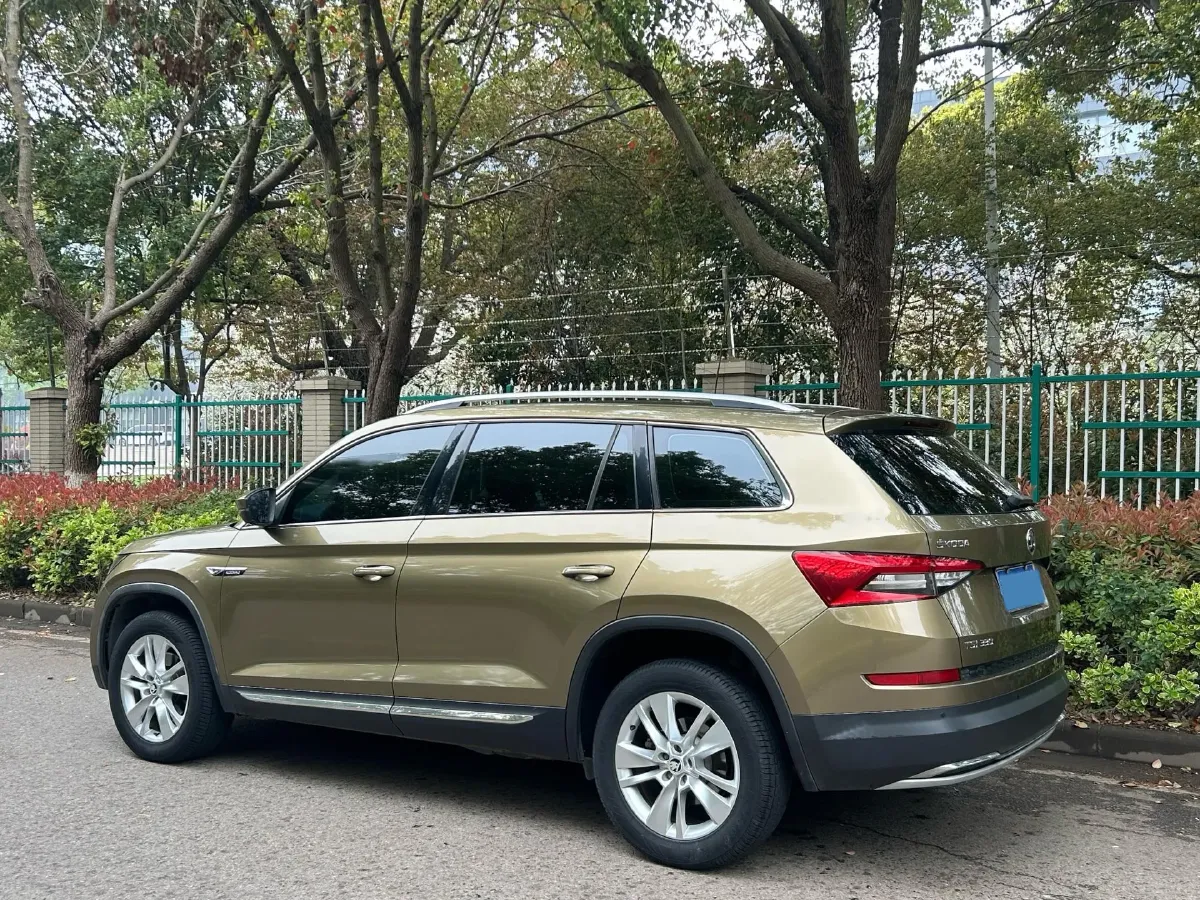 2018 Skoda Kodiak 1.8T 180HP L4 7DCT,autocango,china used car exporter,china ev exporter,chinese used car exporter,chinese used ev exporter