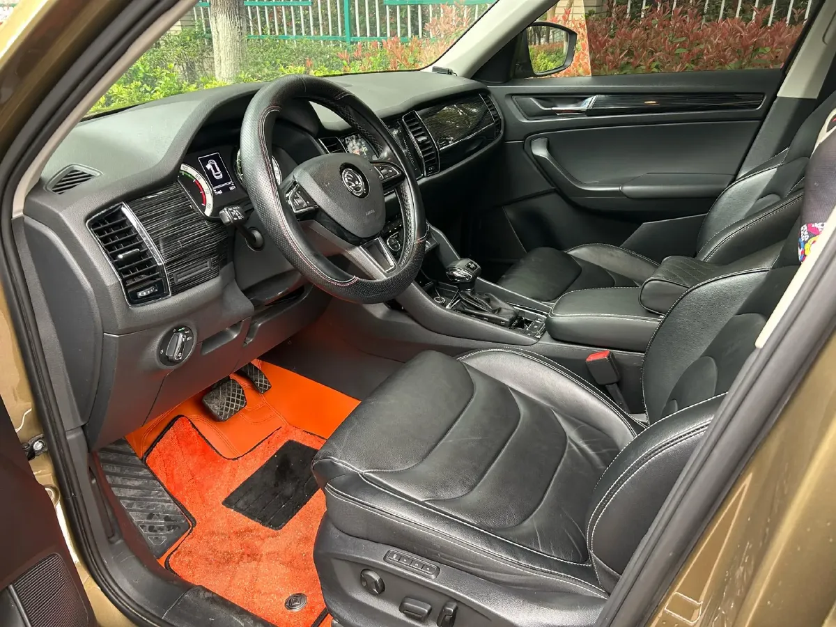 2018 Skoda Kodiak 1.8T 180HP L4 7DCT,autocango,china used car exporter,china ev exporter,chinese used car exporter,chinese used ev exporter