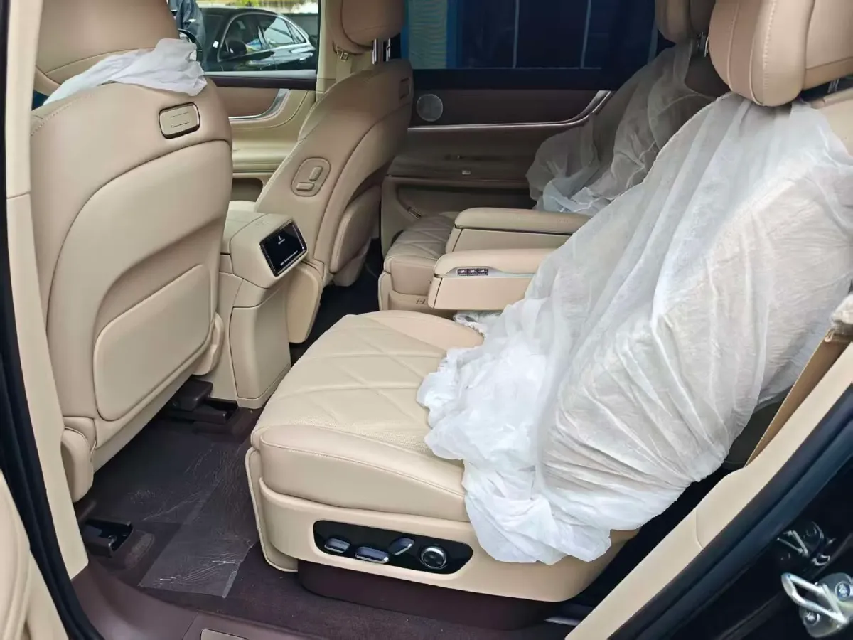 2025 AITO AITO M9 REEV 160HP REEV 52KWH,autocango,china used car exporter,china ev exporter,chinese used car exporter,chinese used ev exporter