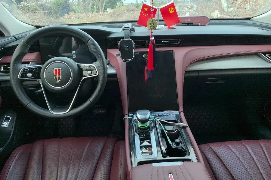 2024 HongQi H5 2.0T 224HP L4 8AT,autocango,china used car exporter,china ev exporter,chinese used car exporter,chinese used ev exporter