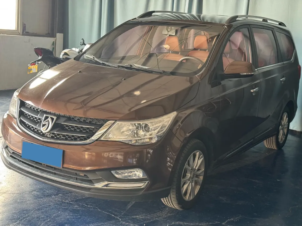 2016 BaoJun 730 1.5L 112HP L4 5MT,autocango,china used car exporter,china ev exporter,chinese used car exporter,chinese used ev exporter