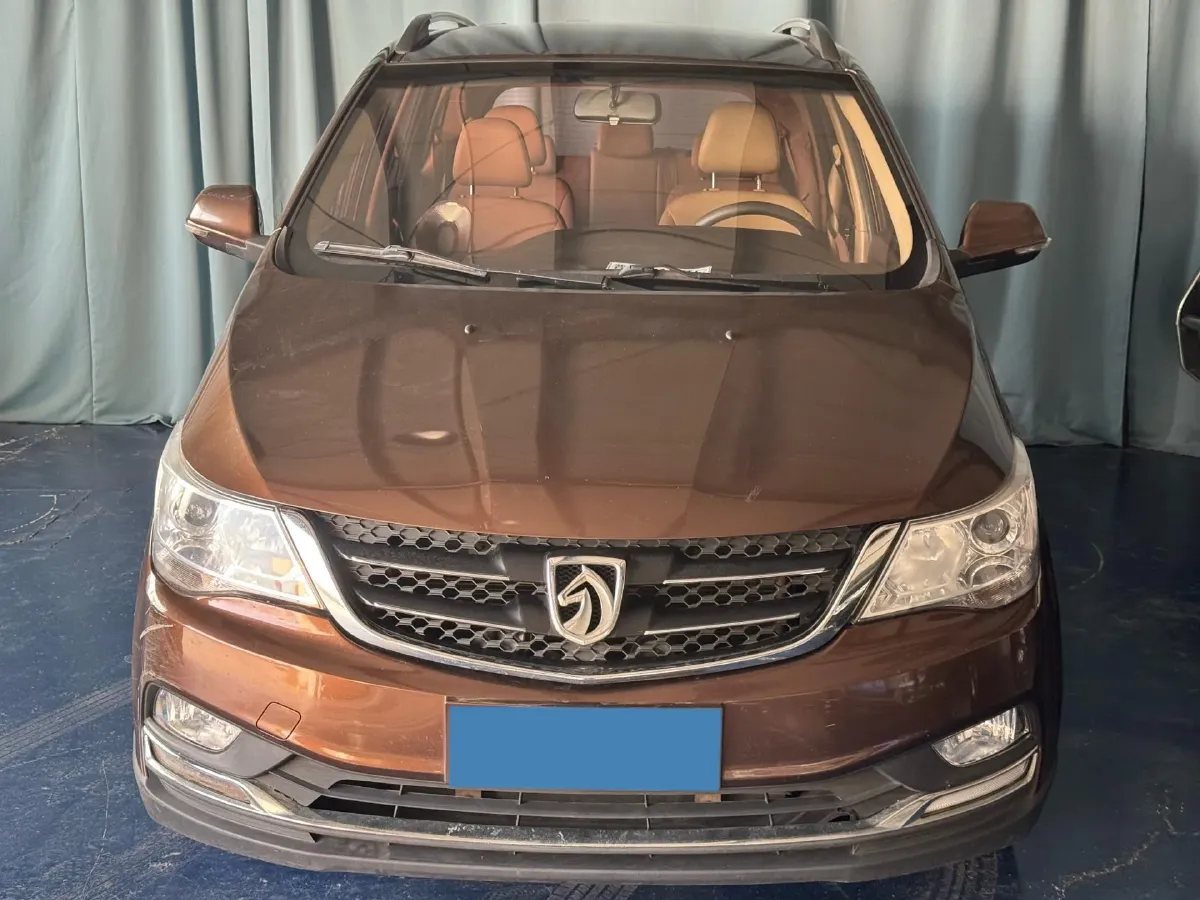 2016 BaoJun 730 1.5L 112HP L4 5MT,autocango,china used car exporter,china ev exporter,chinese used car exporter,chinese used ev exporter
