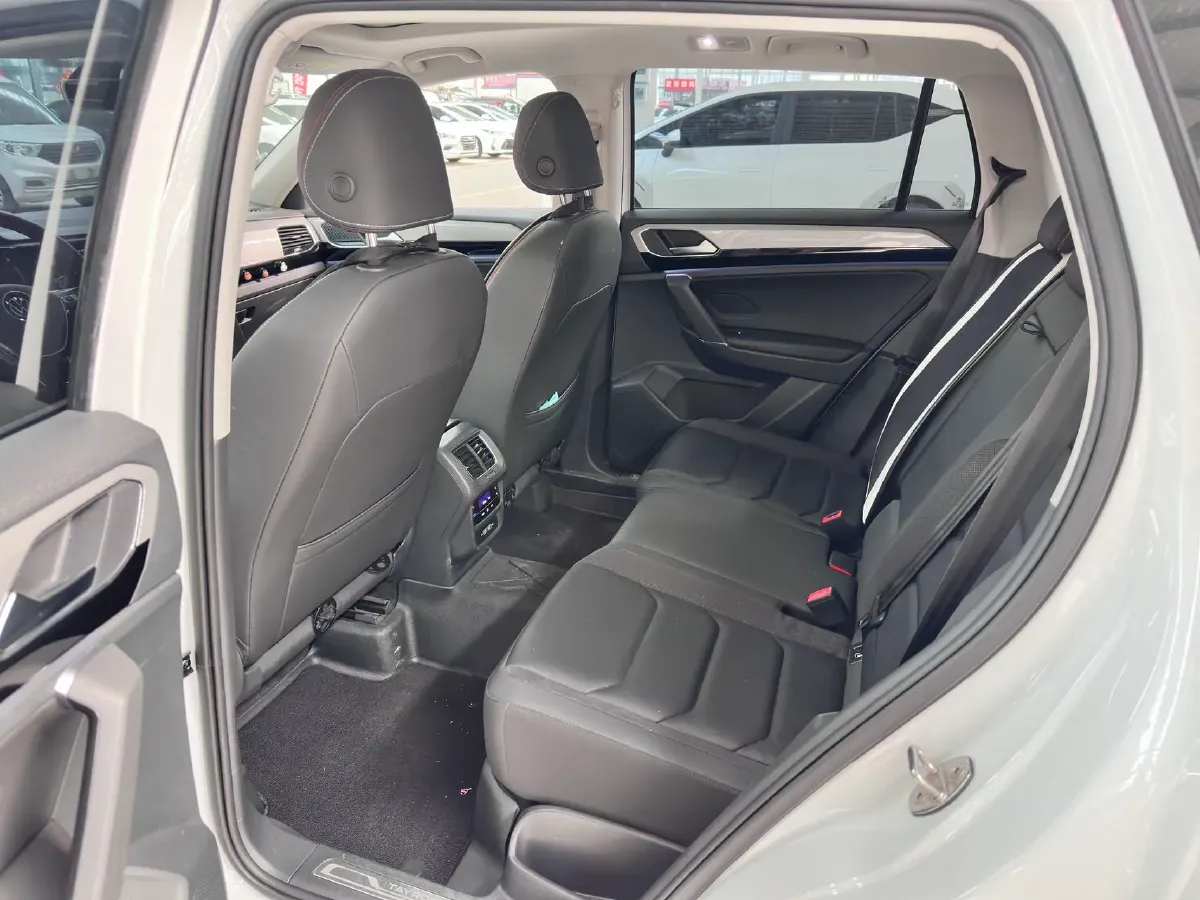 2021 Volkswagen Tayron 2.0T 186HP L4 7DCT,autocango,china used car exporter,china ev exporter,chinese used car exporter,chinese used ev exporter