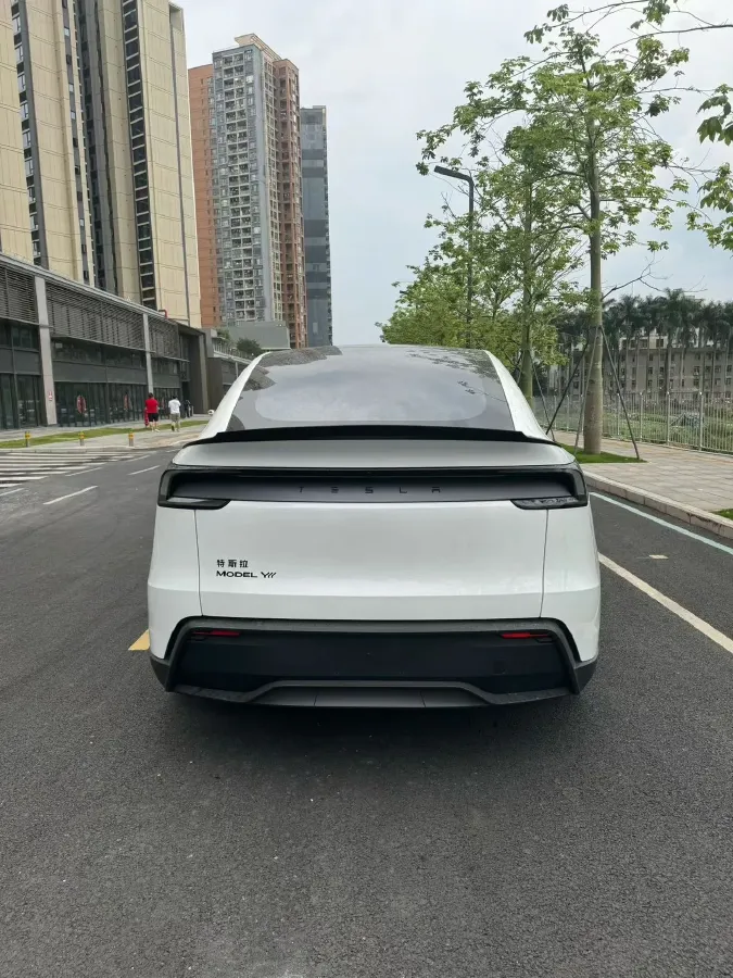 2025 Tesla Model Y L BEV,autocango,china used car exporter,china ev exporter,chinese used car exporter,chinese used ev exporter