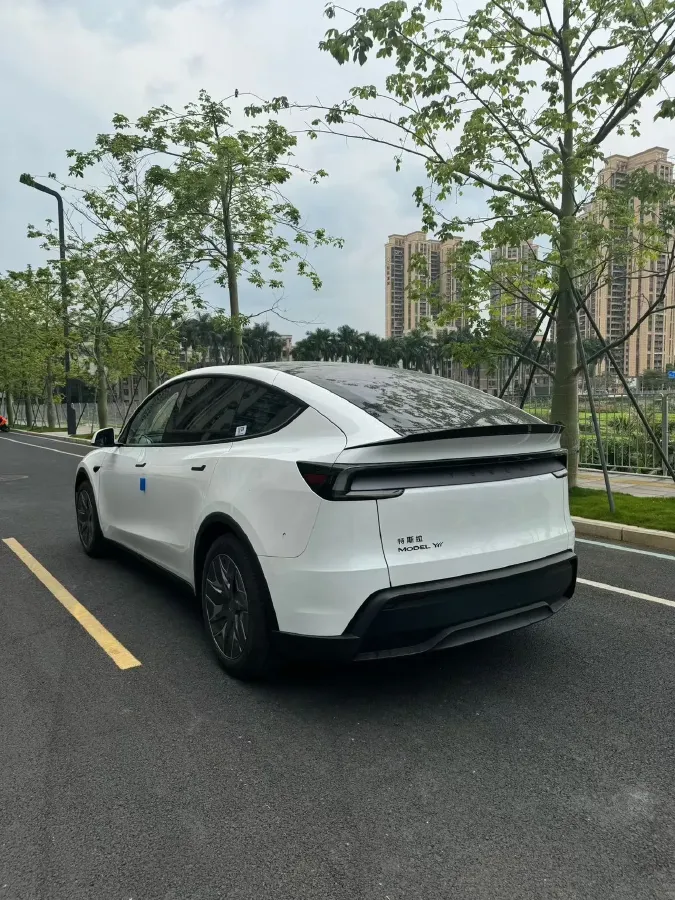 2025 Tesla Model Y L BEV,autocango,china used car exporter,china ev exporter,chinese used car exporter,chinese used ev exporter