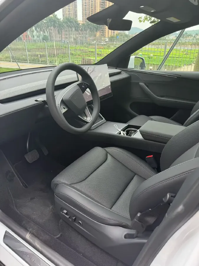 2025 Tesla Model Y L BEV,autocango,china used car exporter,china ev exporter,chinese used car exporter,chinese used ev exporter