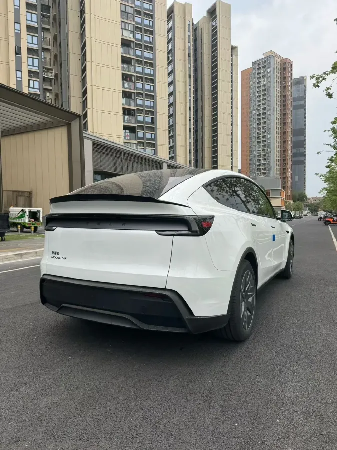 2025 Tesla Model Y L BEV,autocango,china used car exporter,china ev exporter,chinese used car exporter,chinese used ev exporter