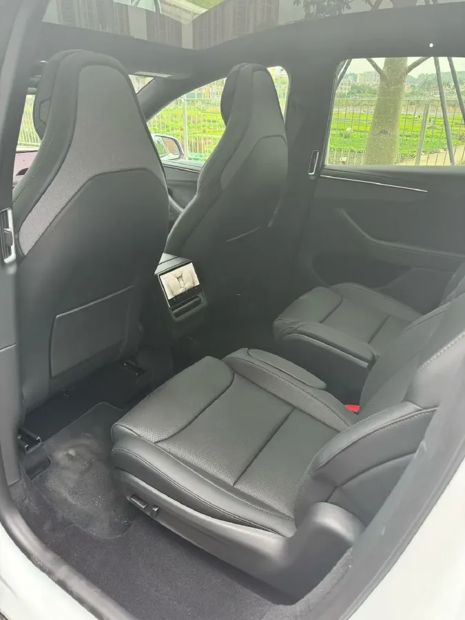 2025 Tesla Model Y L BEV,autocango,china used car exporter,china ev exporter,chinese used car exporter,chinese used ev exporter