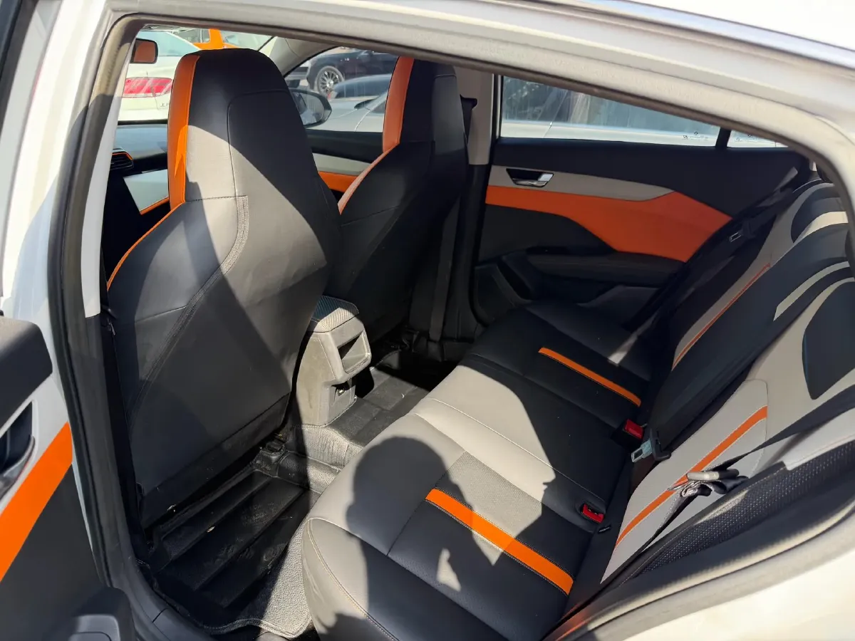 2023 DongFeng Aeolus YiXuan 1.5L 125HP L4 6DCT,autocango,china used car exporter,china ev exporter,chinese used car exporter,chinese used ev exporter