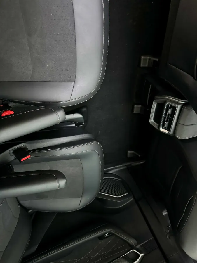 2024 Geely Okavango L 2.0T 218HP L4 7DCT,autocango,china used car exporter,china ev exporter,chinese used car exporter,chinese used ev exporter