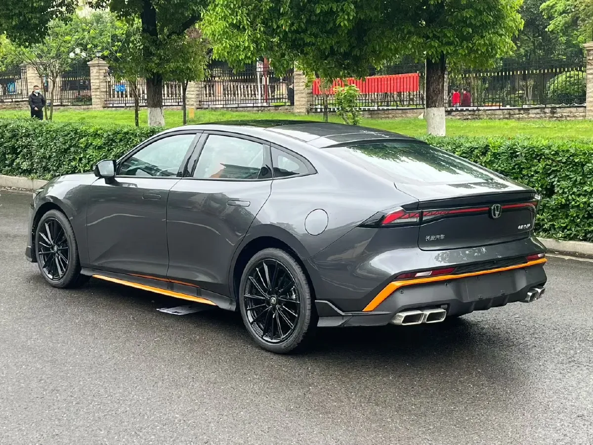 2024 ChangAn UNI-V 1.5T 188HP L4 7DCT,autocango,china used car exporter,china ev exporter,chinese used car exporter,chinese used ev exporter