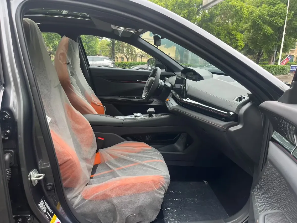 2024 ChangAn UNI-V 1.5T 188HP L4 7DCT,autocango,china used car exporter,china ev exporter,chinese used car exporter,chinese used ev exporter