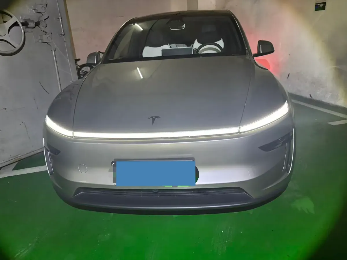 2025 Tesla Model Y L BEV,autocango,china used car exporter,china ev exporter,chinese used car exporter,chinese used ev exporter