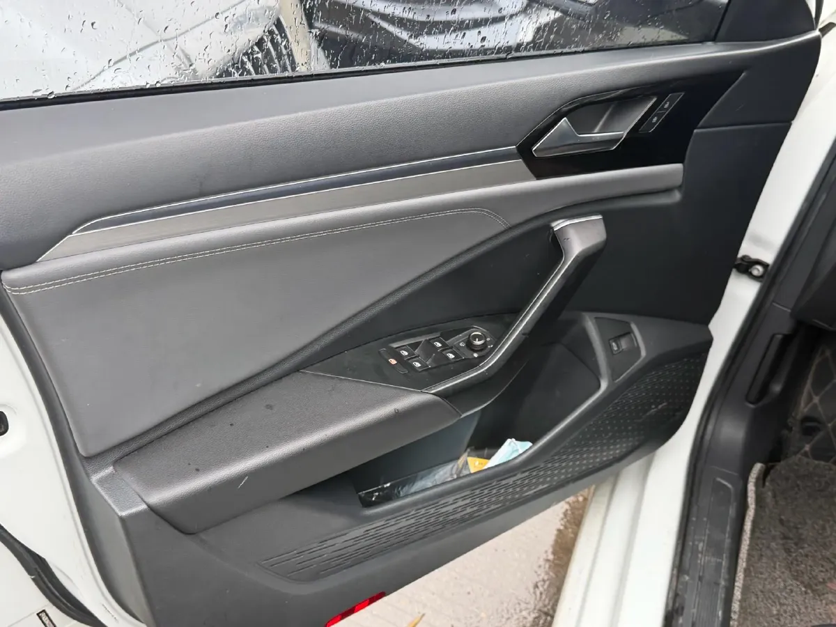 2019 Jeep Renegade 1.3T 173HP L4 7DCT,autocango,china used car exporter,china ev exporter,chinese used car exporter,chinese used ev exporter