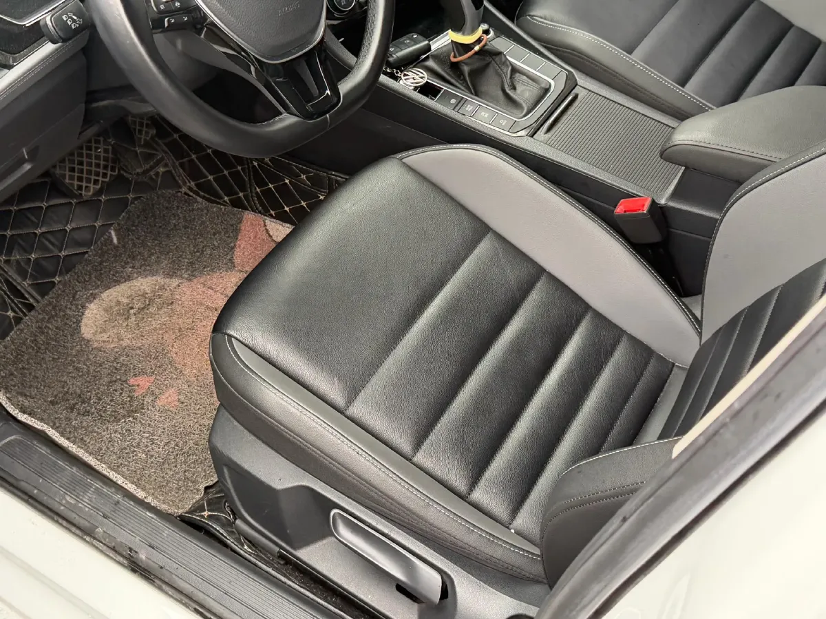 2019 Jeep Renegade 1.3T 173HP L4 7DCT,autocango,china used car exporter,china ev exporter,chinese used car exporter,chinese used ev exporter