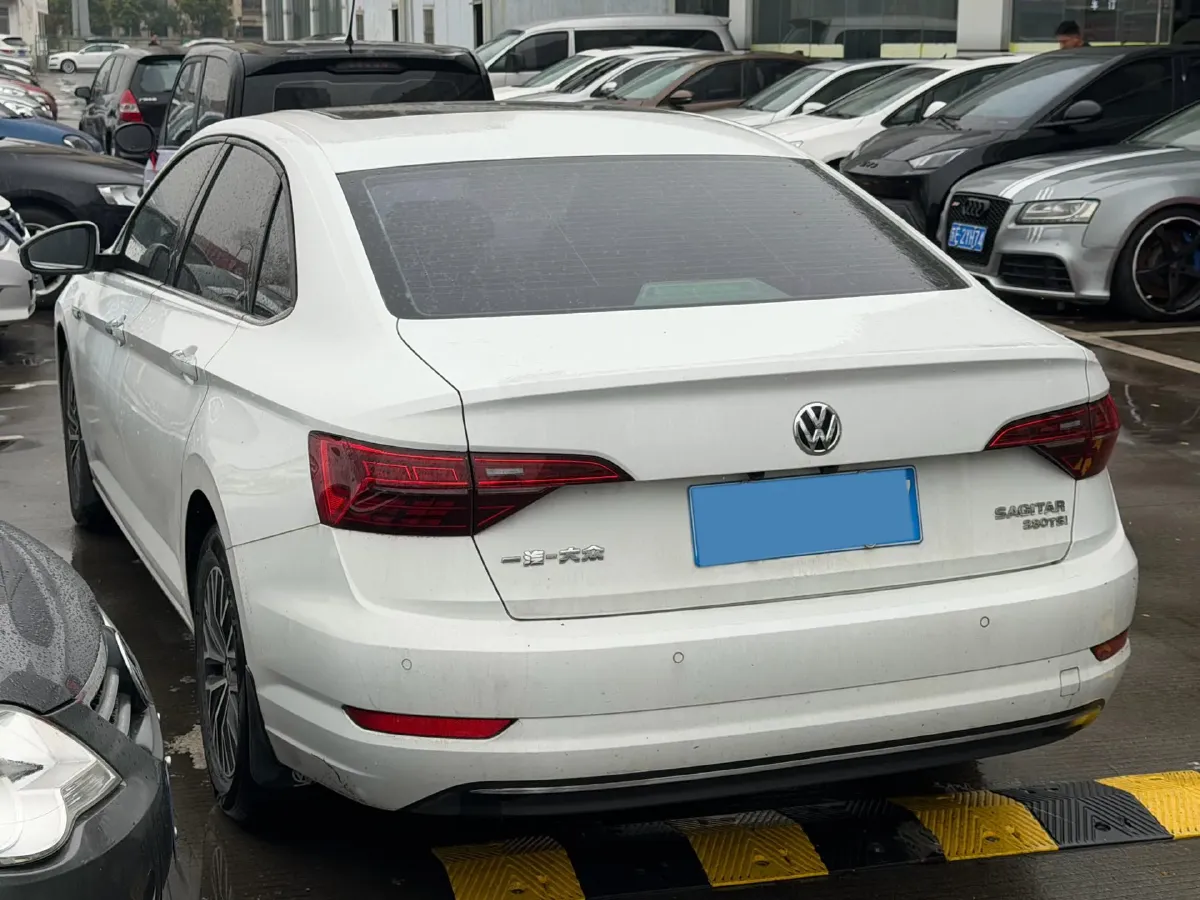 2019 Jeep Renegade 1.3T 173HP L4 7DCT,autocango,china used car exporter,china ev exporter,chinese used car exporter,chinese used ev exporter