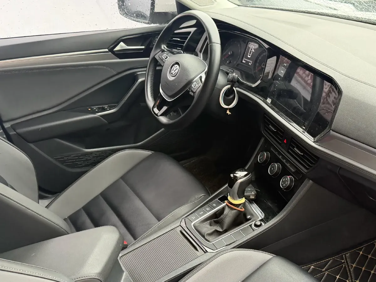 2019 Jeep Renegade 1.3T 173HP L4 7DCT,autocango,china used car exporter,china ev exporter,chinese used car exporter,chinese used ev exporter