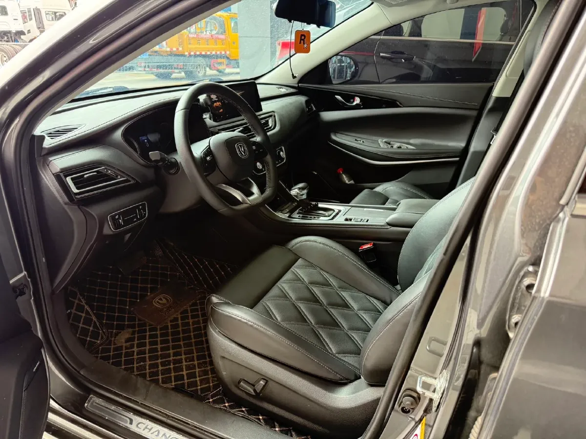 2022 ChangAn Raeton CC 1.5T 188HP L4 7DCT,autocango,china used car exporter,china ev exporter,chinese used car exporter,chinese used ev exporter