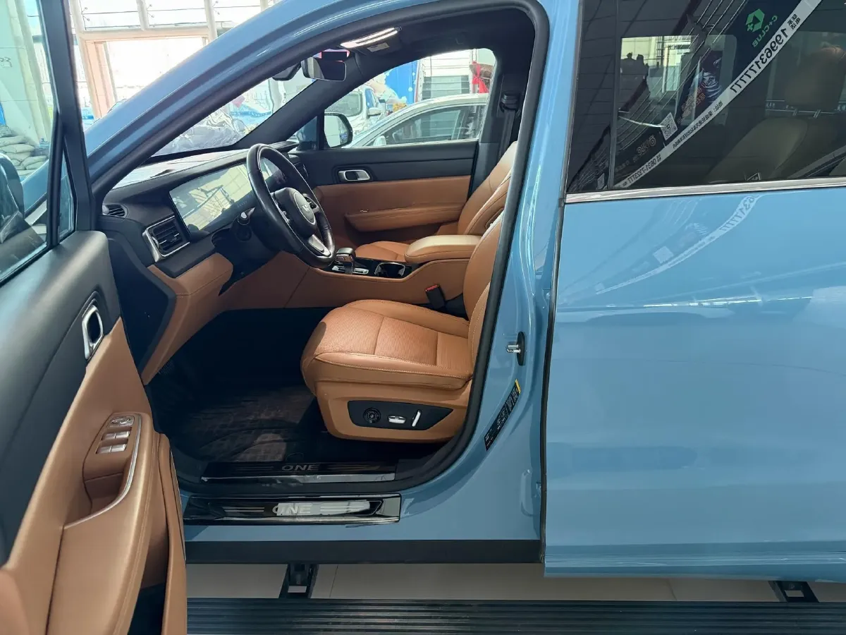 2021 Li ONE Range Extended 131HP REEV 40.5KWH,autocango,china used car exporter,china ev exporter,chinese used car exporter,chinese used ev exporter