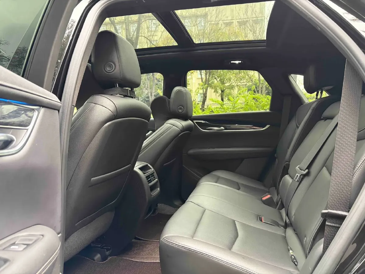 2022 Cadillac XT5 2.0T 237HP L4 9AT,autocango,china used car exporter,china ev exporter,chinese used car exporter,chinese used ev exporter