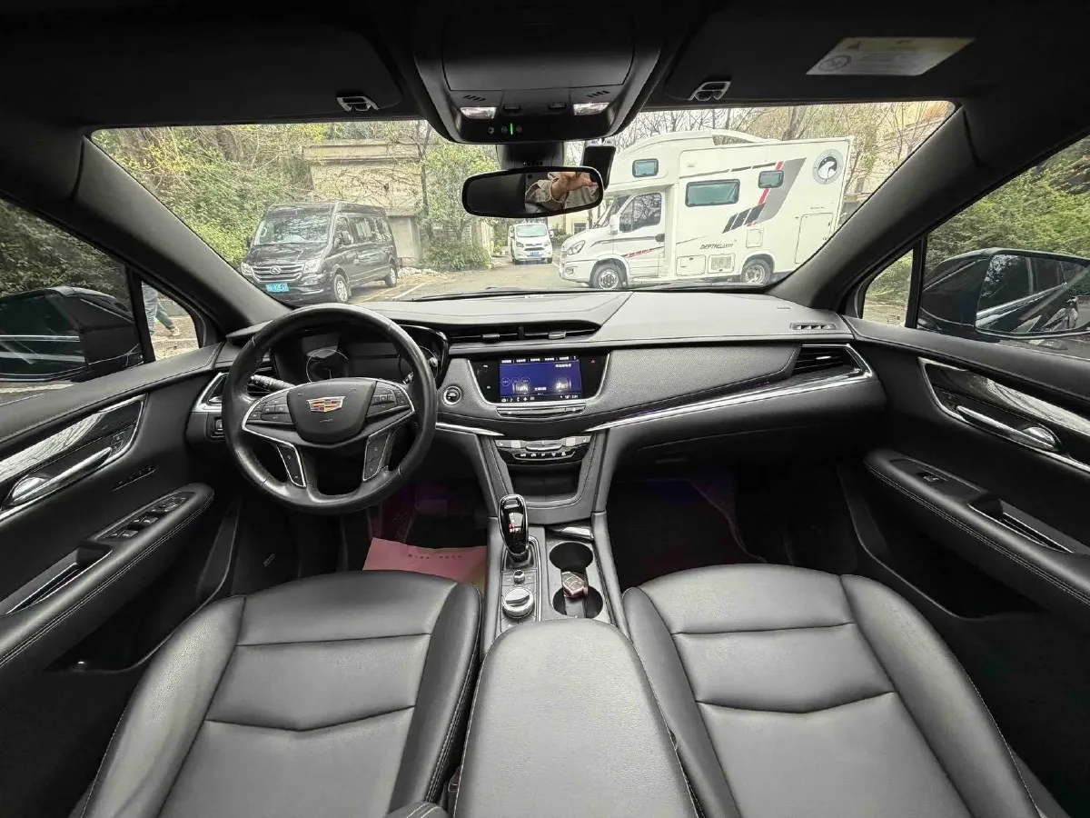 2022 Cadillac XT5 2.0T 237HP L4 9AT,autocango,china used car exporter,china ev exporter,chinese used car exporter,chinese used ev exporter