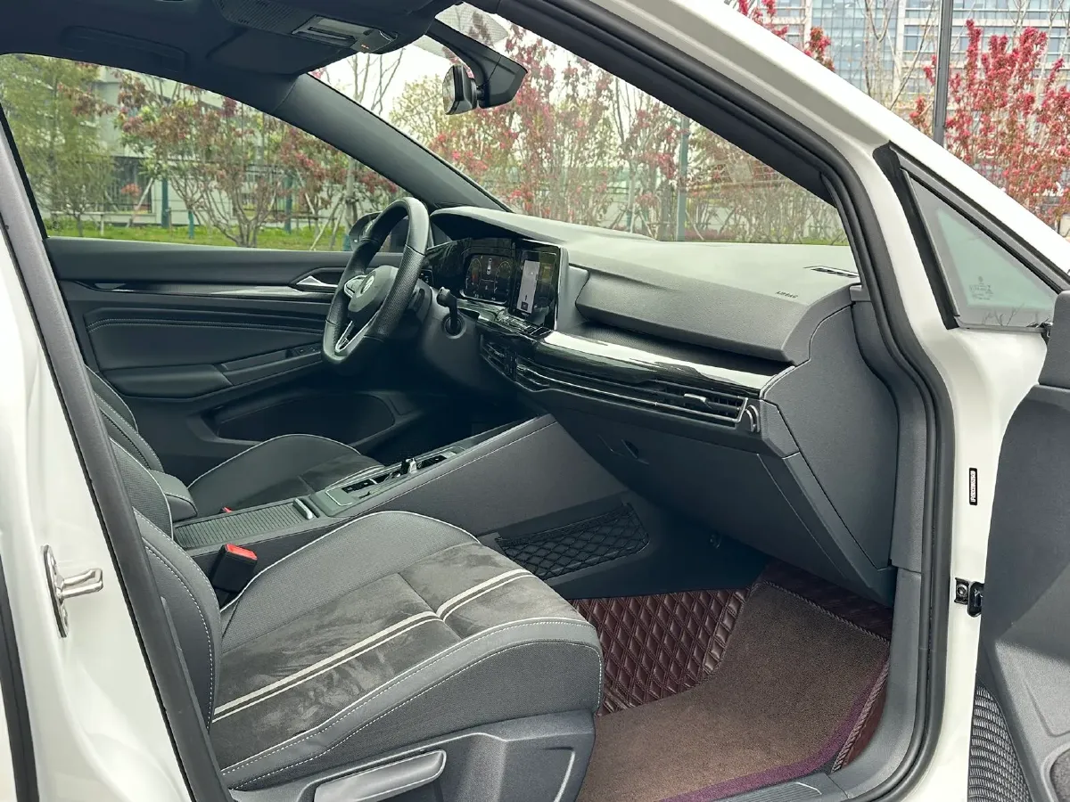 2023 Volkswagen Golf 1.4T 150HP L4 7DCT,autocango,china used car exporter,china ev exporter,chinese used car exporter,chinese used ev exporter