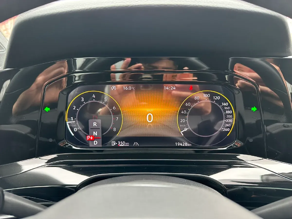 2023 Volkswagen Golf 1.4T 150HP L4 7DCT,autocango,china used car exporter,china ev exporter,chinese used car exporter,chinese used ev exporter