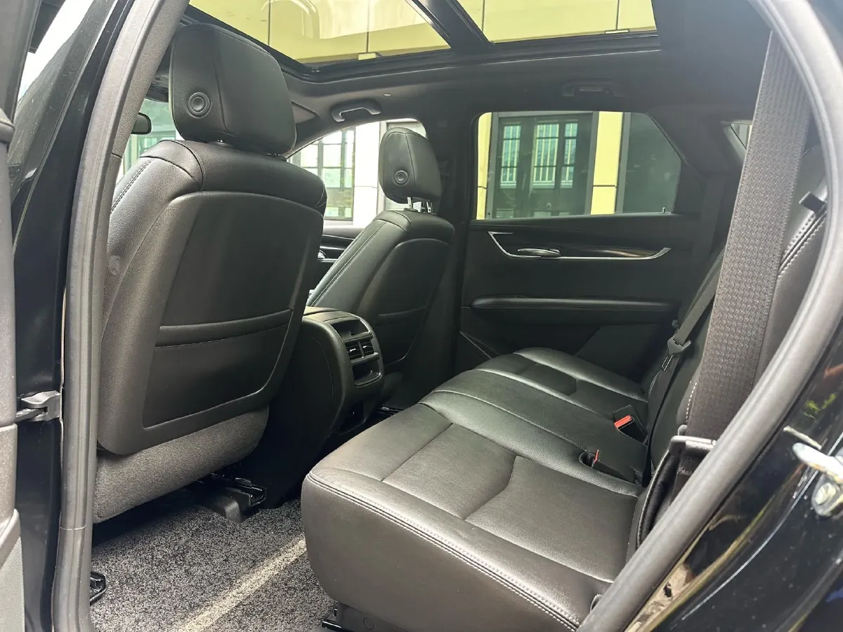 2022 Cadillac XT5 2.0T 237HP L4 9AT,autocango,china used car exporter,china ev exporter,chinese used car exporter,chinese used ev exporter