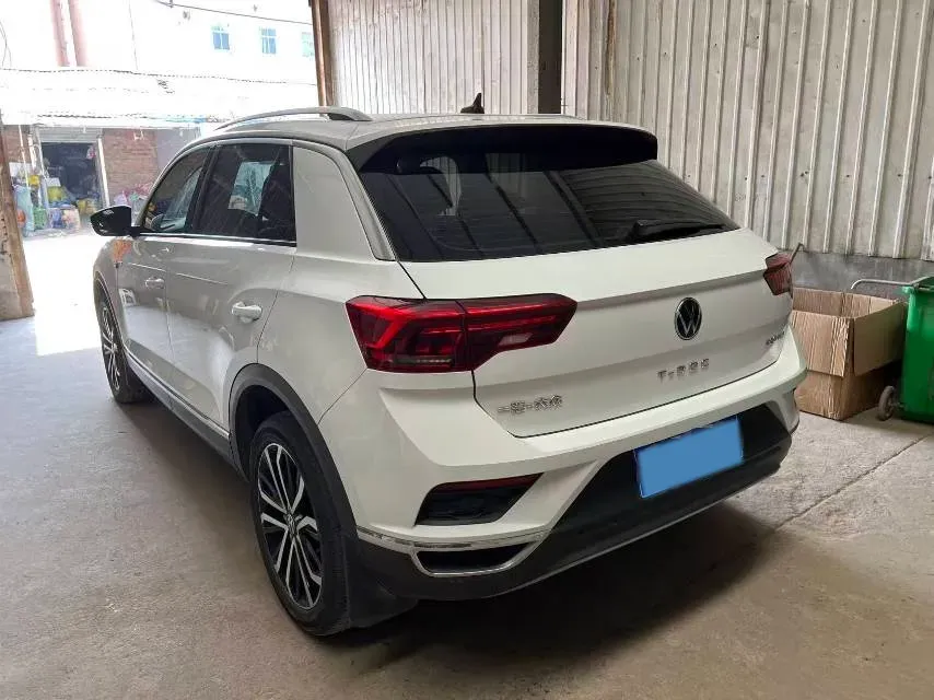 2021 Volkswagen T-Roc 1.4T 150HP L4 7DCT,autocango,china used car exporter,china ev exporter,chinese used car exporter,chinese used ev exporter