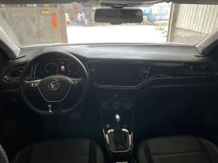 2021 Volkswagen T-Roc 1.4T 150HP L4 7DCT,autocango,china used car exporter,china ev exporter,chinese used car exporter,chinese used ev exporter