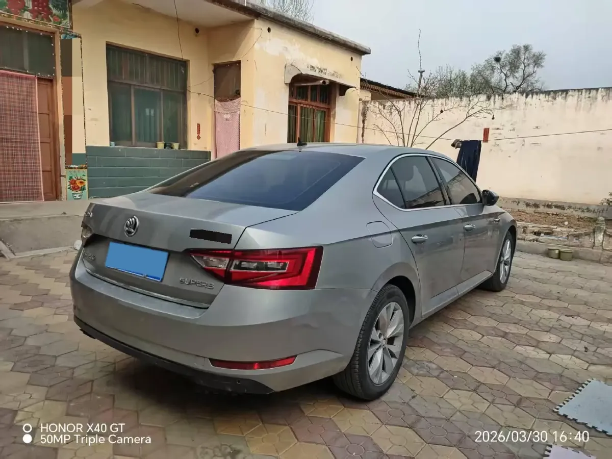 2018 Skoda Superb 1.8T 180HP L4 7DCT,autocango,china used car exporter,china ev exporter,chinese used car exporter,chinese used ev exporter