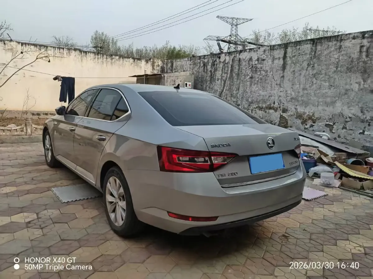 2018 Skoda Superb 1.8T 180HP L4 7DCT,autocango,china used car exporter,china ev exporter,chinese used car exporter,chinese used ev exporter