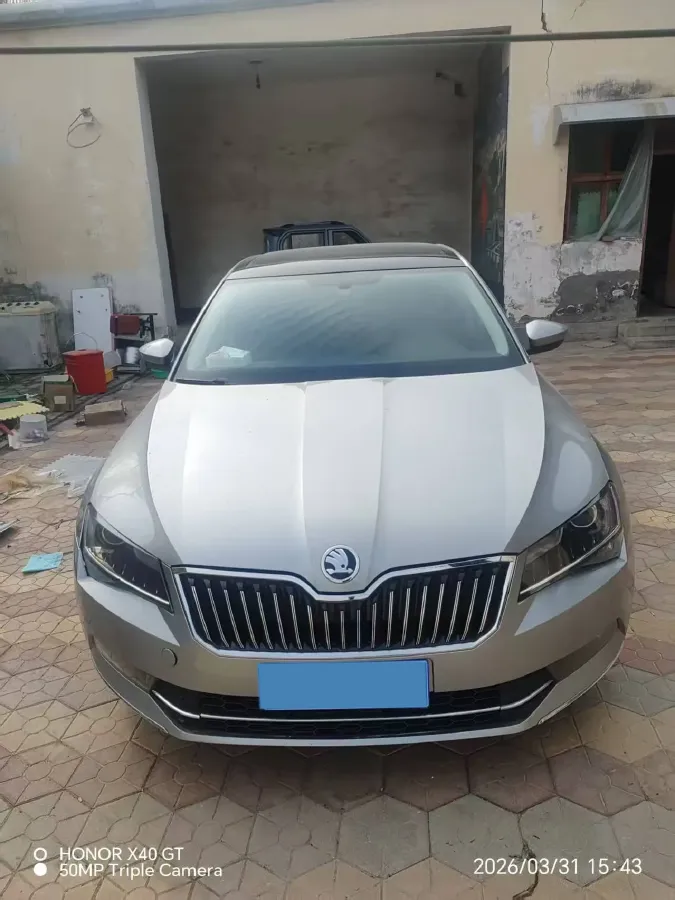 2018 Skoda Superb 1.8T 180HP L4 7DCT,autocango,china used car exporter,china ev exporter,chinese used car exporter,chinese used ev exporter