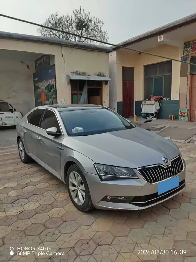 2018 Skoda Superb 1.8T 180HP L4 7DCT,autocango,china used car exporter,china ev exporter,chinese used car exporter,chinese used ev exporter