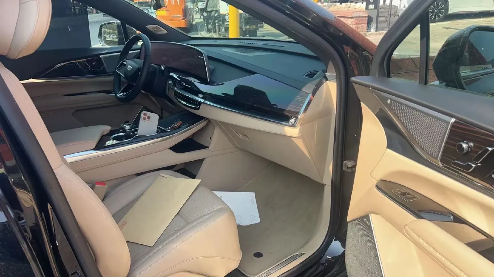 2025 Cadillac XT5 2.0T 237HP L4 9AT,autocango,china used car exporter,china ev exporter,chinese used car exporter,chinese used ev exporter