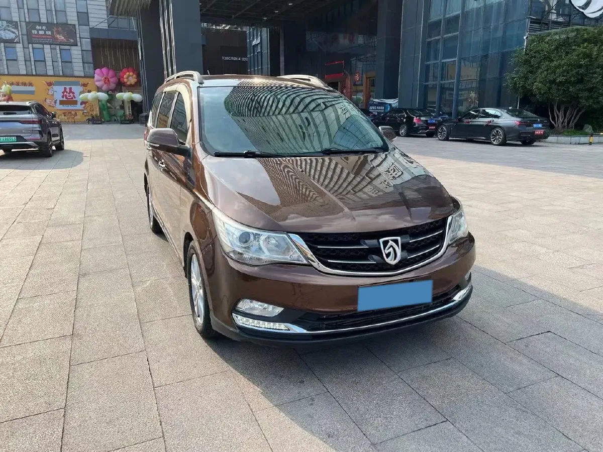 2016 BaoJun 560 1.5T 150HP L4 6MT,autocango,china used car exporter,china ev exporter,chinese used car exporter,chinese used ev exporter