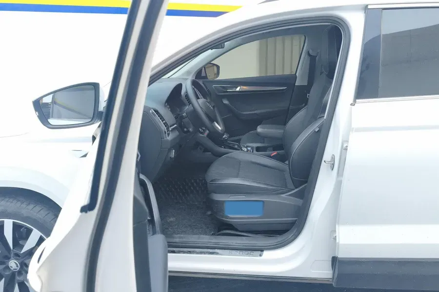 2021 Skoda Karoq 1.4T 150HP L4 7DCT,autocango,china used car exporter,china ev exporter,chinese used car exporter,chinese used ev exporter