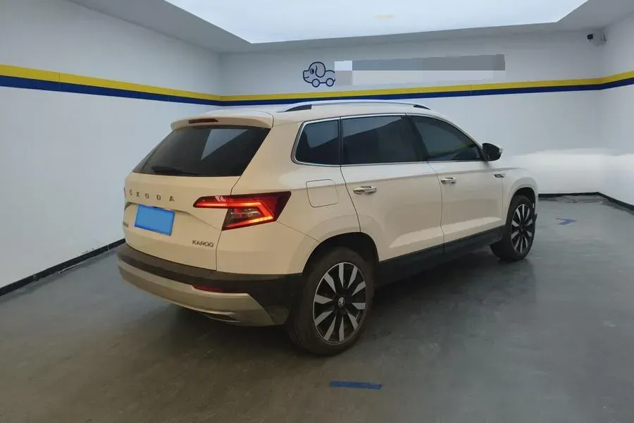 2021 Skoda Karoq 1.4T 150HP L4 7DCT,autocango,china used car exporter,china ev exporter,chinese used car exporter,chinese used ev exporter