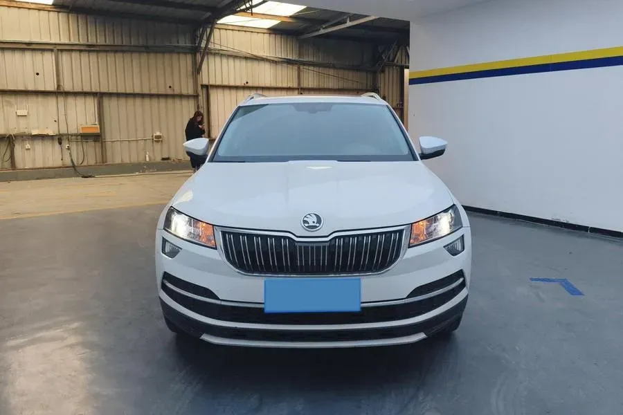 2021 Skoda Karoq 1.4T 150HP L4 7DCT,autocango,china used car exporter,china ev exporter,chinese used car exporter,chinese used ev exporter