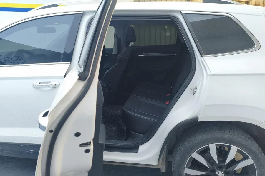 2021 Skoda Karoq 1.4T 150HP L4 7DCT,autocango,china used car exporter,china ev exporter,chinese used car exporter,chinese used ev exporter