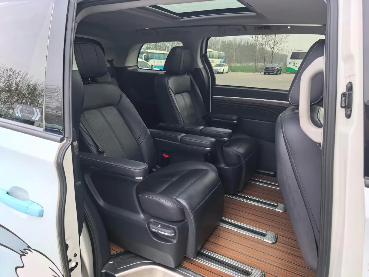 2021 GAC Trumpchi M8 2.0T 252HP L4 8AT,autocango,china used car exporter,china ev exporter,chinese used car exporter,chinese used ev exporter