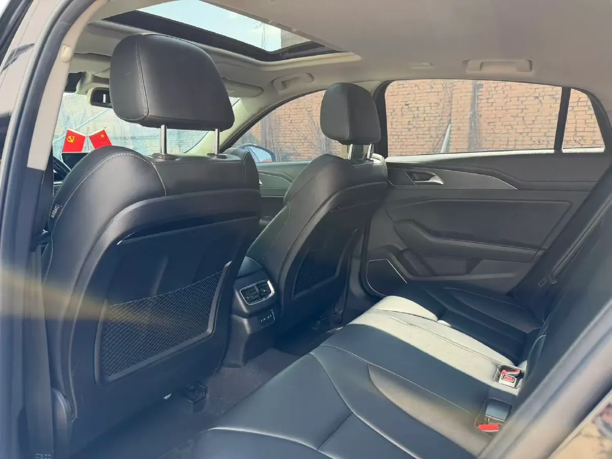 2020 HongQi H5 1.8T 197HP L4 6AT,autocango,china used car exporter,china ev exporter,chinese used car exporter,chinese used ev exporter