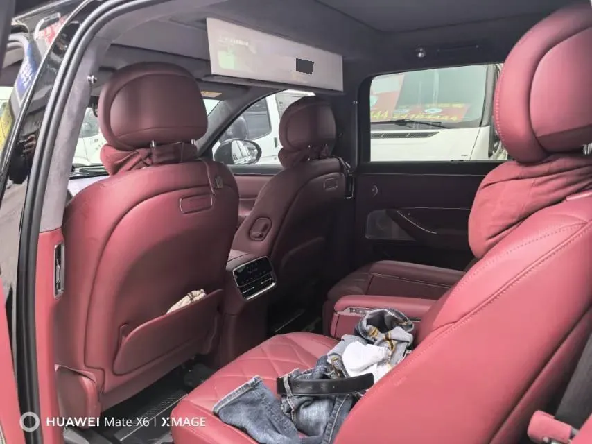 2025 AITO AITO M8 REEV 160HP REEV 53.4KWH,autocango,china used car exporter,china ev exporter,chinese used car exporter,chinese used ev exporter