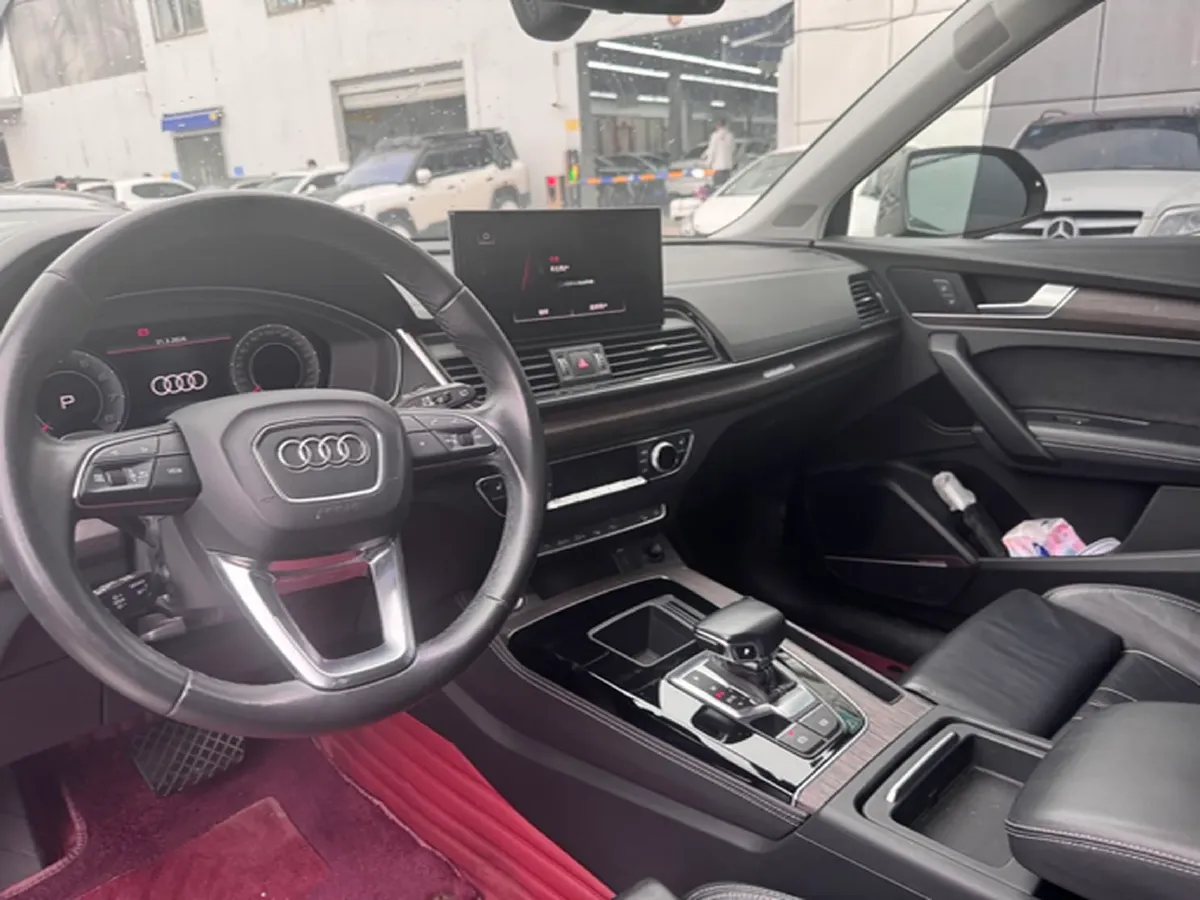 2021 Audi Q5L 2.0T 252HP L4 7DCT,autocango,china used car exporter,china ev exporter,chinese used car exporter,chinese used ev exporter