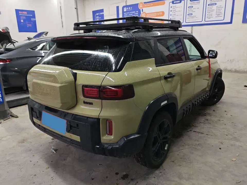2025 Geely Cowboy 1.5T 181HP L4 7DCT,autocango,china used car exporter,china ev exporter,chinese used car exporter,chinese used ev exporter