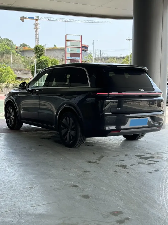 2025 Li L8 Range Extended 154HP REEV,autocango,china used car exporter,china ev exporter,chinese used car exporter,chinese used ev exporter