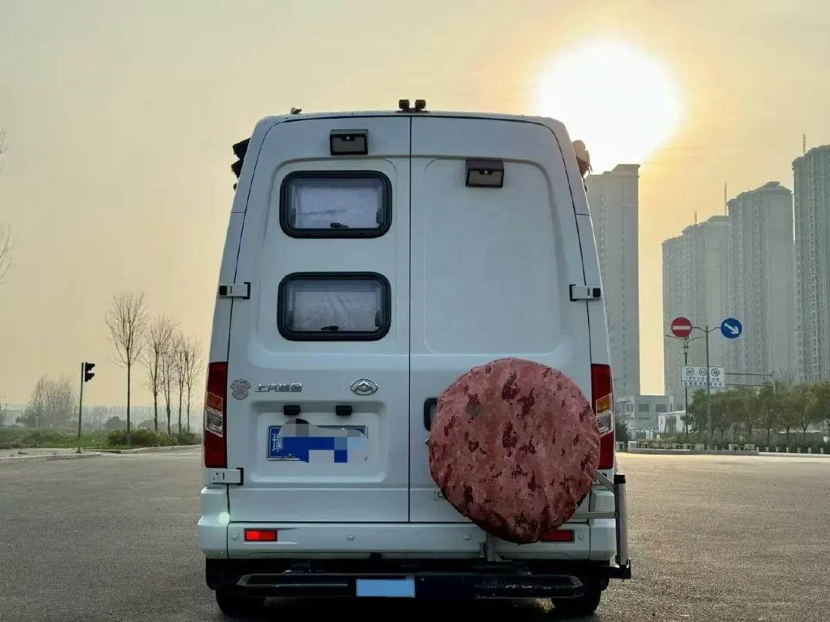 2021 MAXUS XinTu V80 2.0T 139HP L4 6MT,autocango,china used car exporter,china ev exporter,chinese used car exporter,chinese used ev exporter