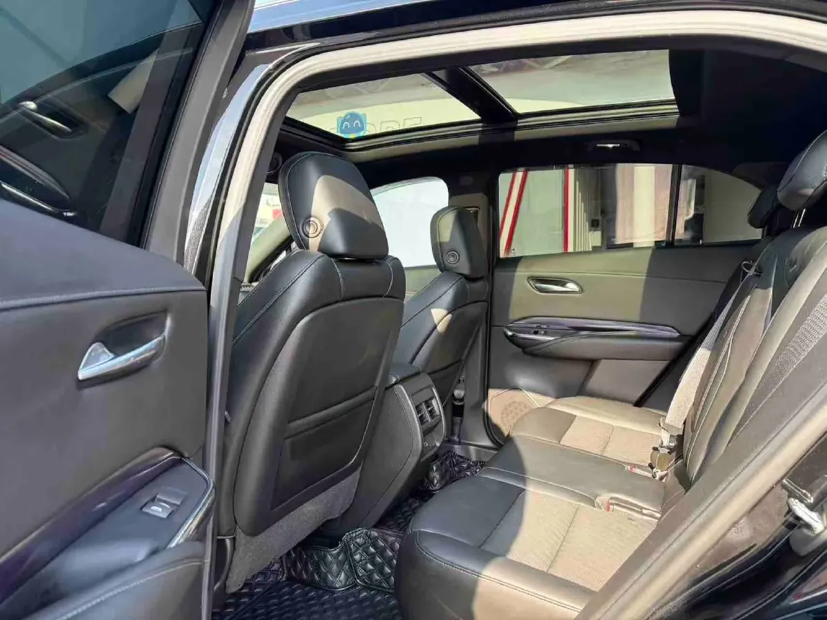 2022 Cadillac XT4 2.0T 237HP L4 9AT,autocango,china used car exporter,china ev exporter,chinese used car exporter,chinese used ev exporter