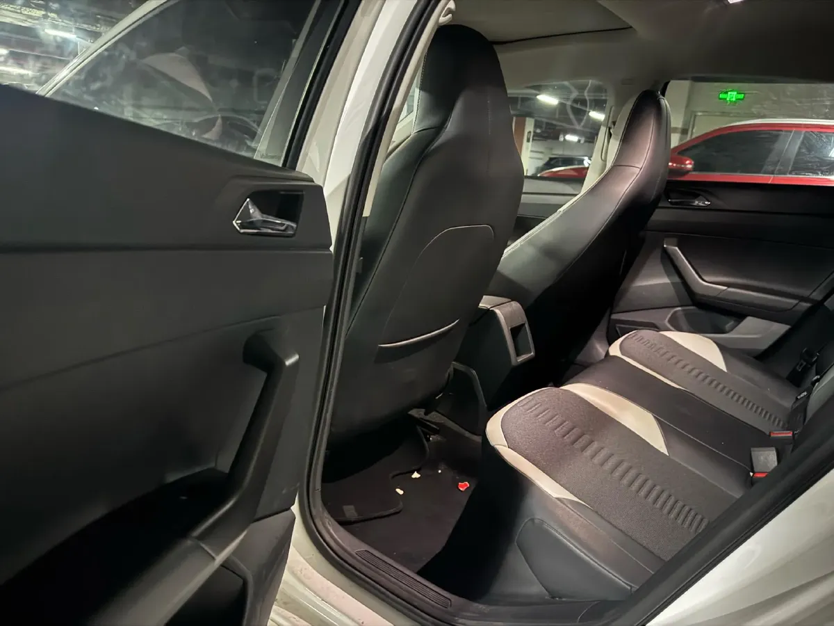 2021 Haval H6 1.5T 169HP L4 7DCT,autocango,china used car exporter,china ev exporter,chinese used car exporter,chinese used ev exporter